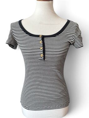 Agnes b. Black & White Striped Short Sleeve Ribbed Top